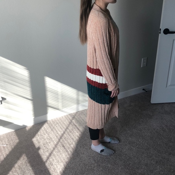 Long Holiday Cardigan. - Picture 3 of 3